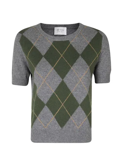 Beyou Argyle Short-sleeve Sweater In Gray