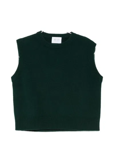 Beyou Sleeveless Knitted Top In Black