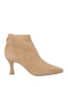 BIANCA DI BIANCA DI WOMAN ANKLE BOOTS BEIGE SIZE 8 LEATHER