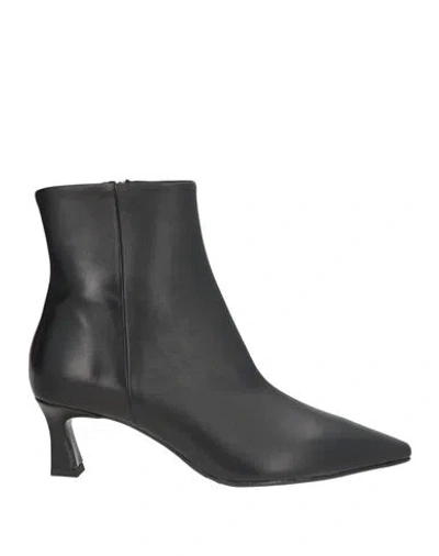 Bianca Di Woman Ankle Boots Black Size 9 Leather