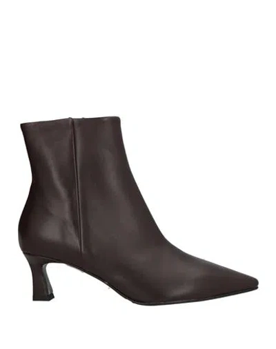 Bianca Di Woman Ankle Boots Plum Size 9 Leather In Brown