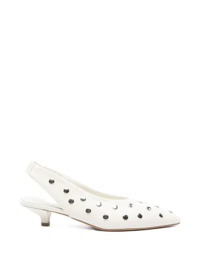 Biancadi 스터드 장식 레더 슬링백 펌프스 In White