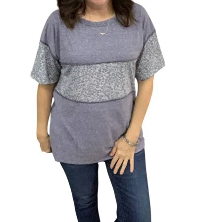 Bibi Animal Print Short Sleeve Top In Navy In Gray