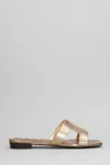 Bibi Lou Dahlia Flats In Platinum Leather In Platinum