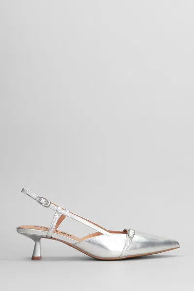 Bibi Lou Patty 45 Pumps In Silver