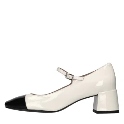 Bibi Lou With Heel In White