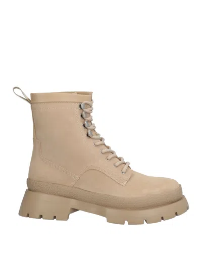 Bibi Lou Ankle Boots In White