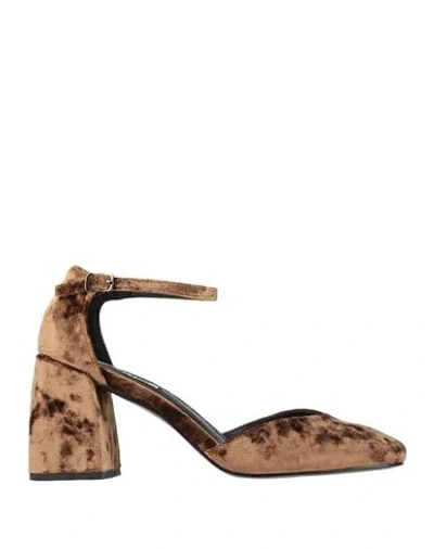 Bibi Lou Woman Pumps Brown Size 8 Textile Fibers