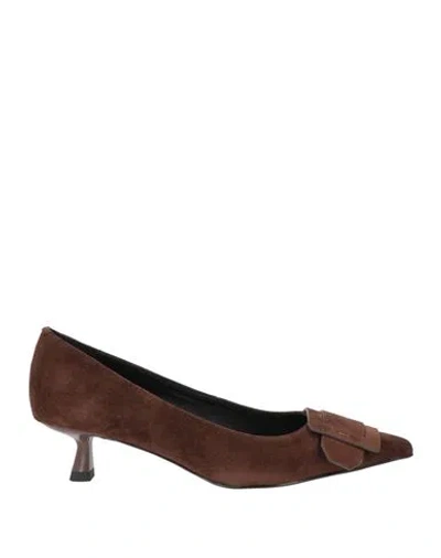 Bibi Lou Woman Pumps Chocolate Brown Size 6 Leather