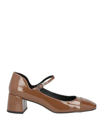 Bibi Lou Woman Pumps Khaki Size 8 Leather In Sand