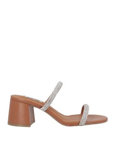 Bibi Lou Woman Sandals Brown Size 7 Leather