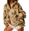 Bibi Sherpa Pullover Jacket In Camo In Multi