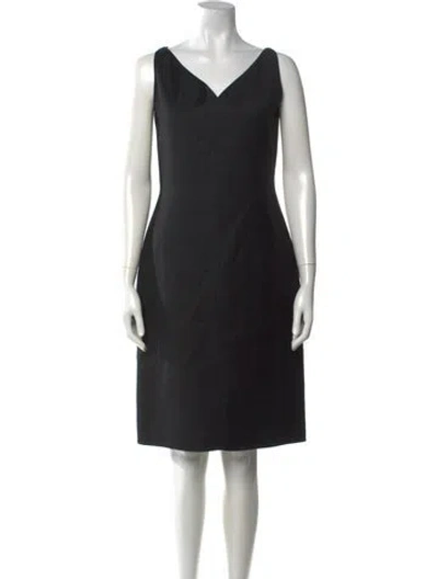 Pre-owned Bill Blass V-neck Knee-length Dress In Black
