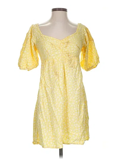 Pre-owned Billabong Casual Dress In Yellow