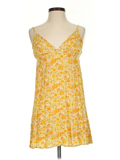 Pre-owned Billabong Casual Dress In Yellow