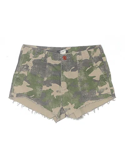 Pre-owned Billabong Shorts In Green