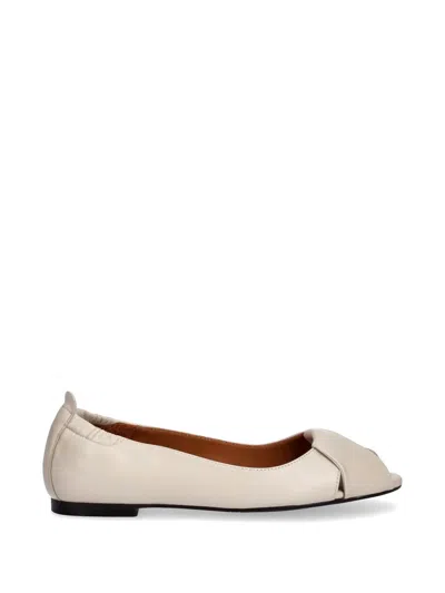 Billi Bi Crossover Peep-toe Ballet Flats In Neutral