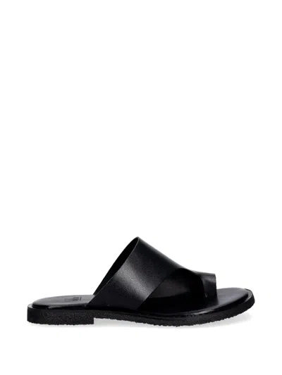 Billi Bi Toe-strap Leather Sandals In Black