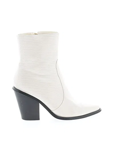 Pre-owned Billini Ankle Boots In Ivory