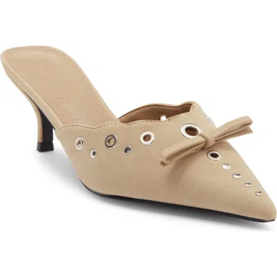 Billini Elio Kitten Heel Pump In Black