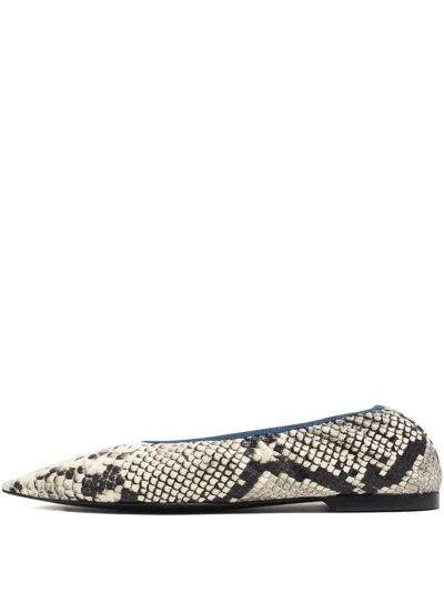 Bimba Y Lola Pointed-toe Flat Pumps In White