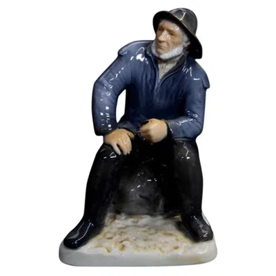Pre-owned Bing & Grøndahl Porcelain Figurine Bing & Grondahl, No. 2370 In Black