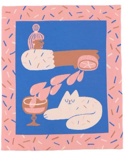 Biquette Cocktail Cat Knit Throw Blanket In Pink