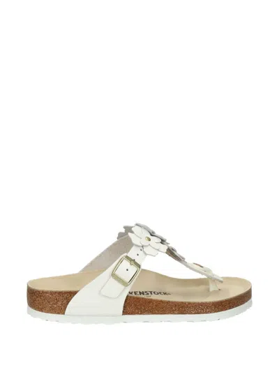 Birkenstock Gizeh Thong Sandals With Floral Buckle Fastening In Black