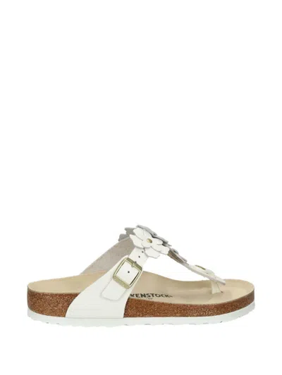 Birkenstock Gizeh Thong Sandals With Floral Buckle Fastening In Black