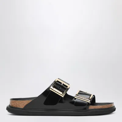 BIRKENSTOCK BIRKENSTOCK SLIDE ARIZONA DROPLET BUCKLE IN BLACK PATENT LEATHER