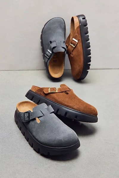 BIRKENSTOCK WOMEN'S PAPILLIO BOSTON CHUNKY SUEDE CLOG IN BASALT GREY, WOMEN'S AT URBAN OUTFITTERS