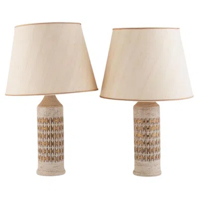 Pre-owned Bitossi Pair Of Bergboms Ivory Glazed And Gold Ceramic Table Lamps Sweden 960 In White