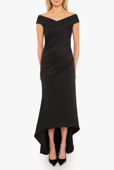 Black Halo Brielle Gown In Black