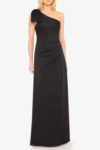 Black Halo Zyra Gown In Black