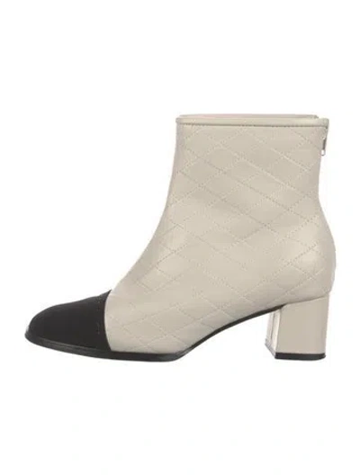 Pre-owned Black Label Leather Patterned Boots In Neutrals/white