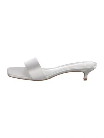 Pre-owned Black Suede Studio Satin Slides In White