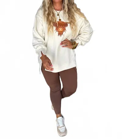 Blakeley Highland Cow Classic Pullover In White