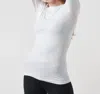 Blanc Noir Magnetic Top In White In White