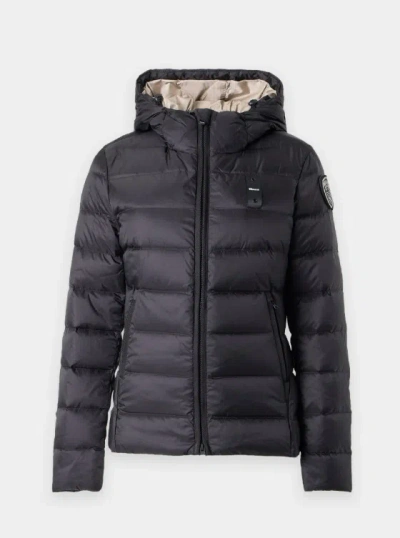 Blauer Charme In Black