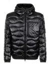 Blauer Wave In Black