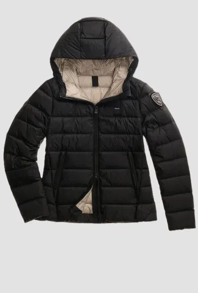 Blauer Feather Black-beige Woman Charm In Gray