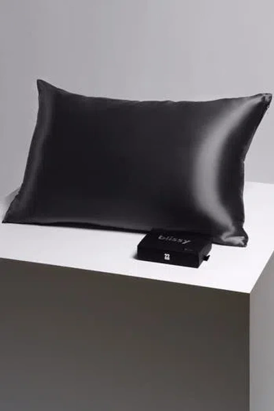 Blissy Mulberry Silk Pillowcase In Black