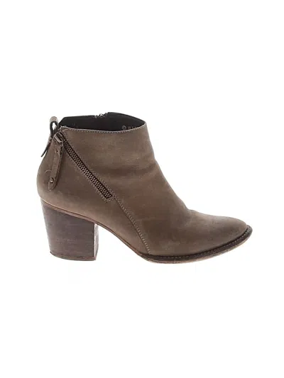 Pre-owned Blondo Ankle Boots In Brown