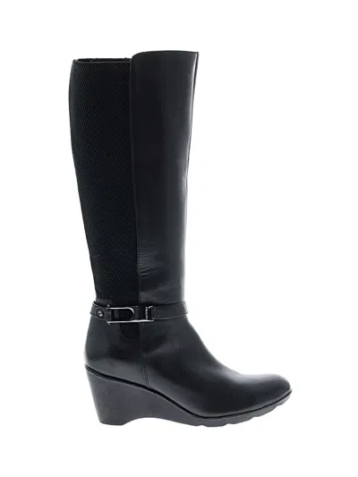 Pre-owned Blondo Boots In Black