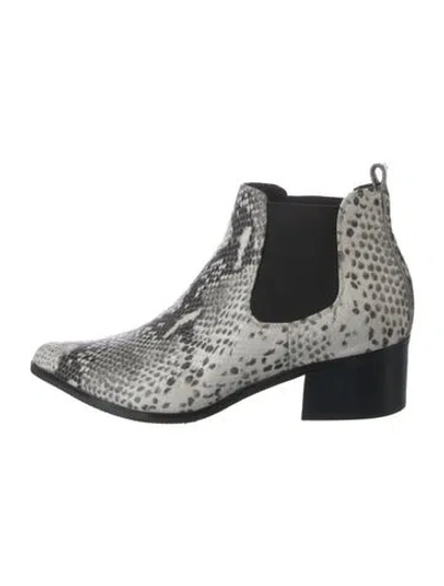 Pre-owned Blondo Leather Animal Print Chelsea Boots In White