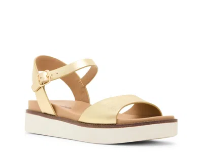 Blondo Rifkin Sandal In Gold