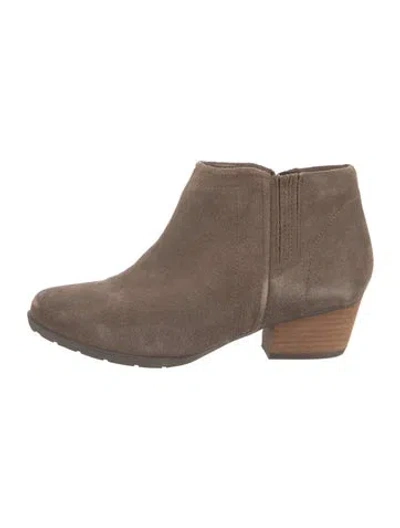 Pre-owned Blondo Suede Boots In Neutral