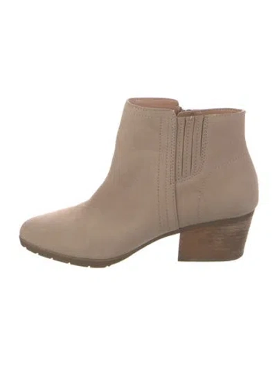Pre-owned Blondo Suede Boots In Neutral