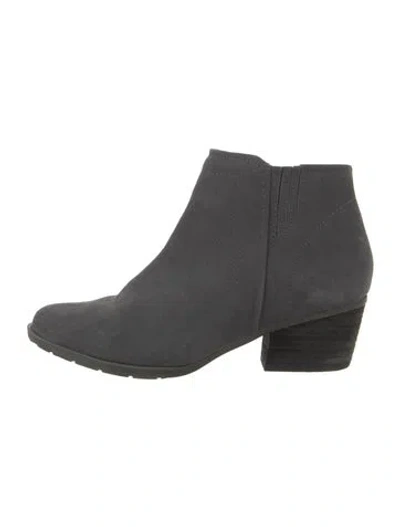 Pre-owned Blondo Suede Chelsea Boots In Black