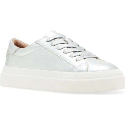 Blondo Venna Waterproof Sneaker